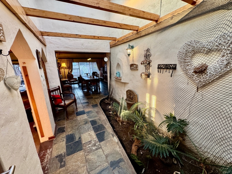 5 Bedroom Property for Sale in Baillie Park North West